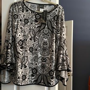 Black and white paisley bell sleeve